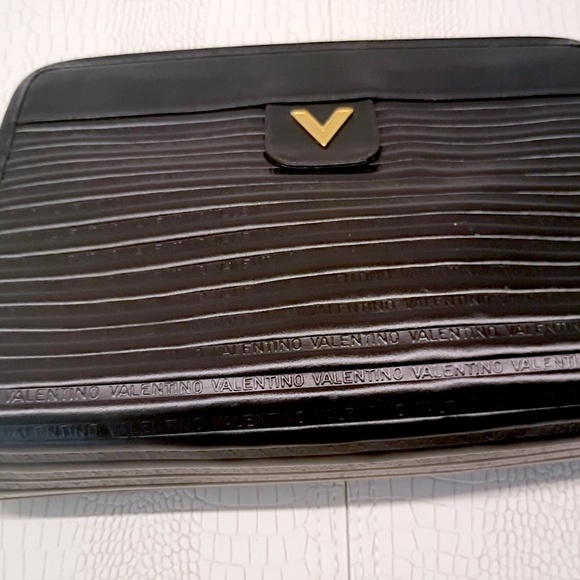 Rare "New/Unused" Vintage MARIO VALENTINO V Logo Clutch Leather Black 1786N - Picture 1 of 10